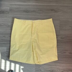 Vineyard Vines Light Yellow Links Shorts